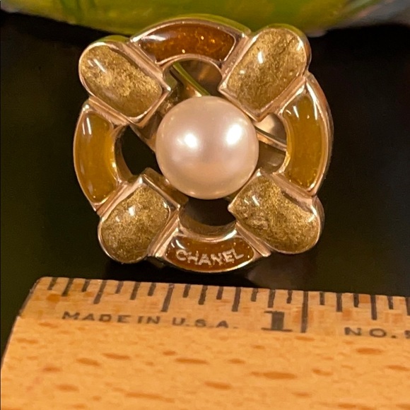 WOW POSHMARK - Authentic CHANEL Supermodel Showstopper Golden Pearl Ring - Picture 15 of 16